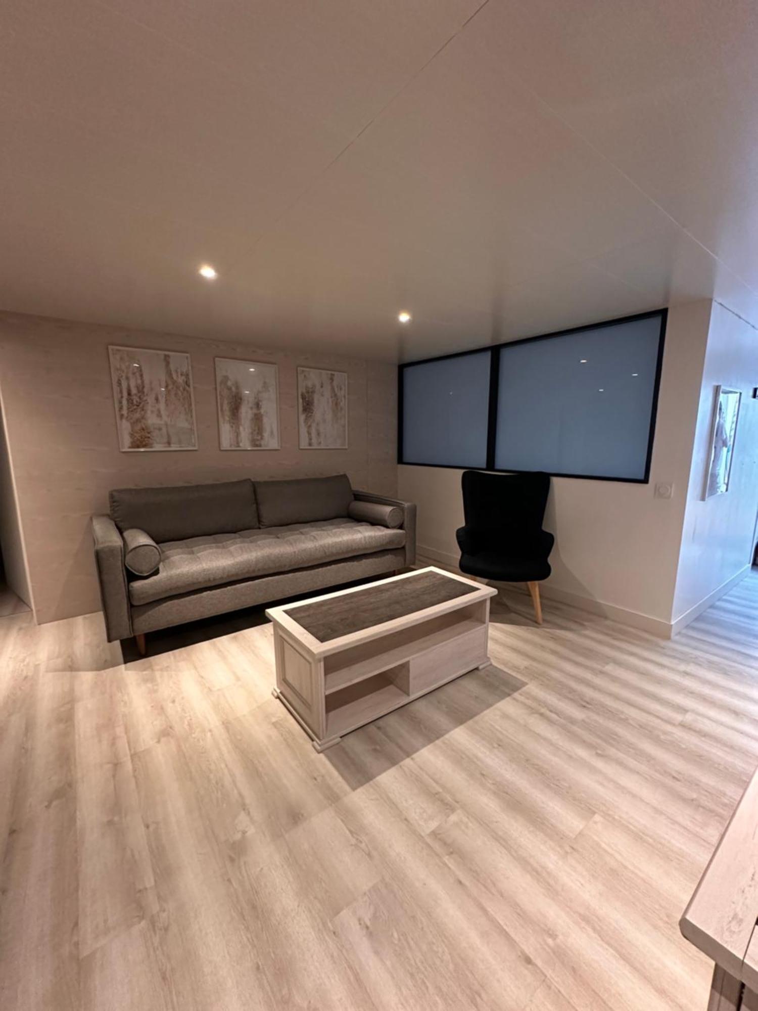 Appartamento Jolie Dependance Equipee Cholet Esterno foto